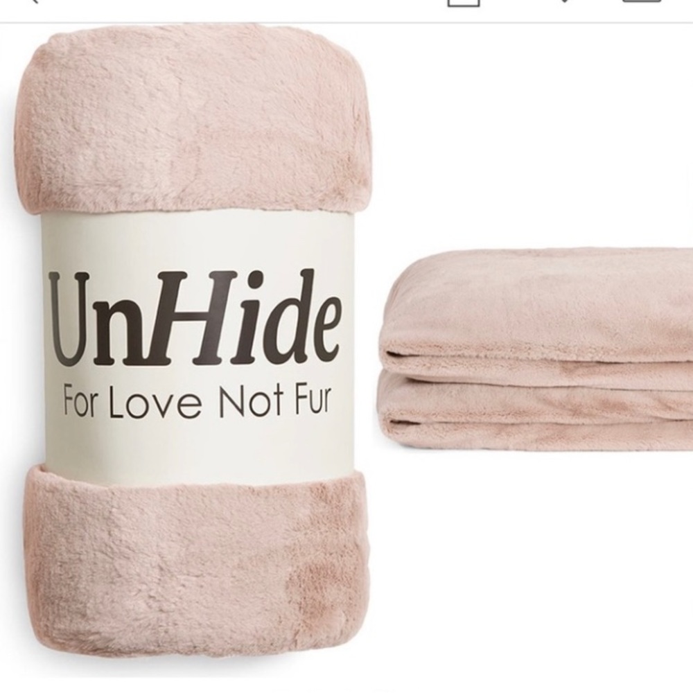 UnHide Lil’ Marshmallow DUSKY Rose Pink Faux Fur Blanket NEW great gift idea!!